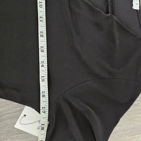 Chaus New York Black V-neck essential dress NWT - Picture 4 of 5